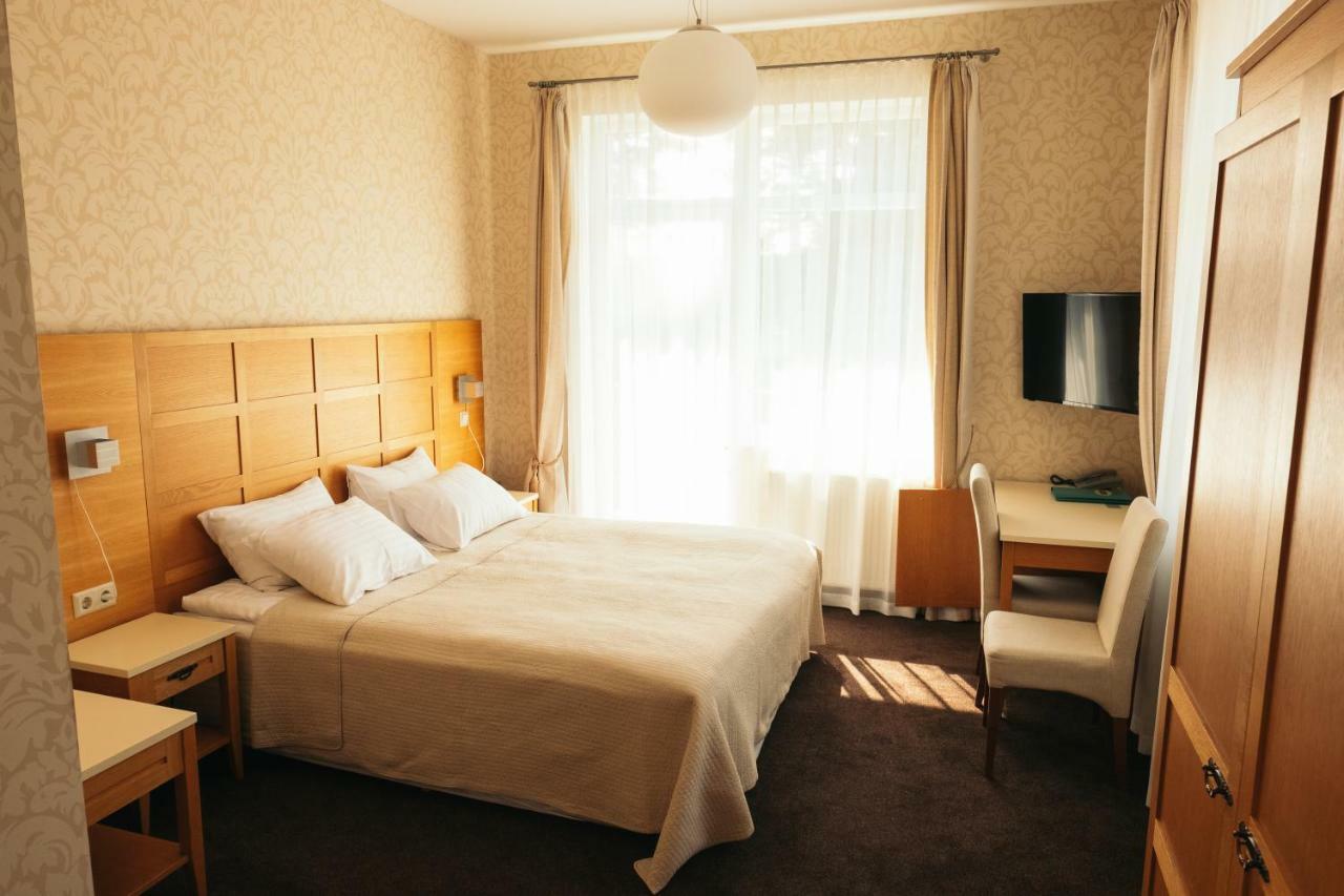 Hotel Vila Diemedis Паланга Экстерьер фото