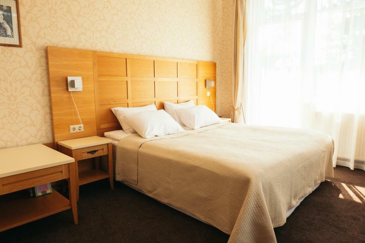 Hotel Vila Diemedis Паланга Экстерьер фото