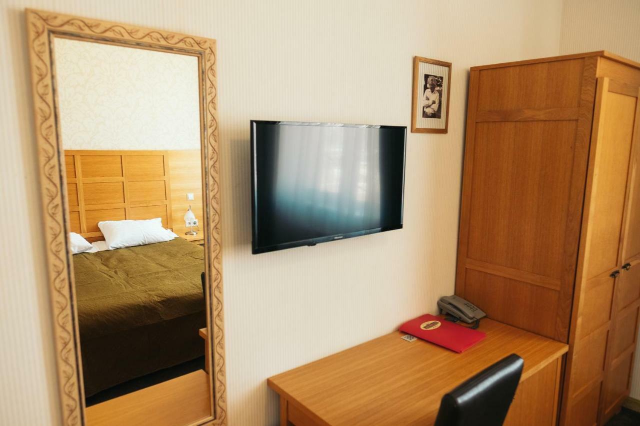 Hotel Vila Diemedis Паланга Экстерьер фото