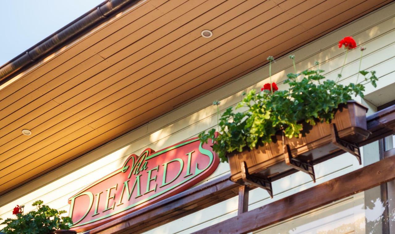 Hotel Vila Diemedis Паланга Экстерьер фото
