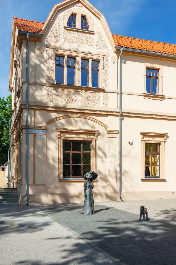Hotel Vila Diemedis Паланга Экстерьер фото